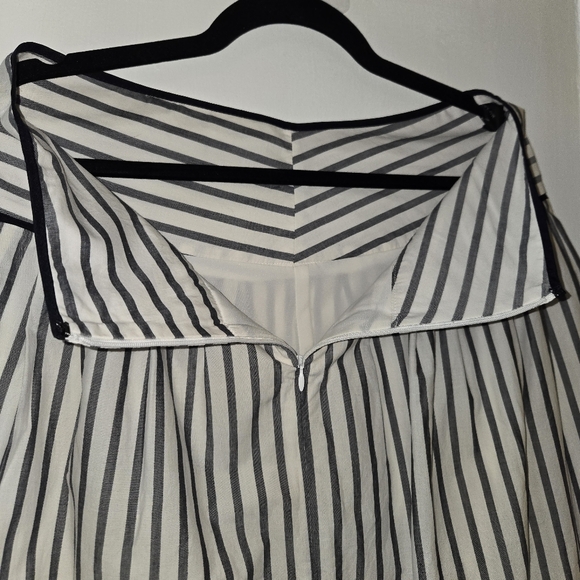 Ann Taylor Striped Pleated A-Line Mini Skirt - Size 6 - Nautical - Picture 9 of 11